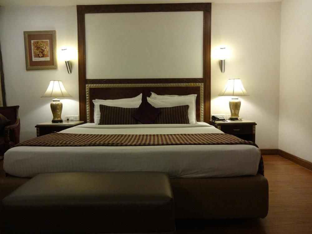 Hotel Hindusthan International, Bhubaneswar Exterior foto